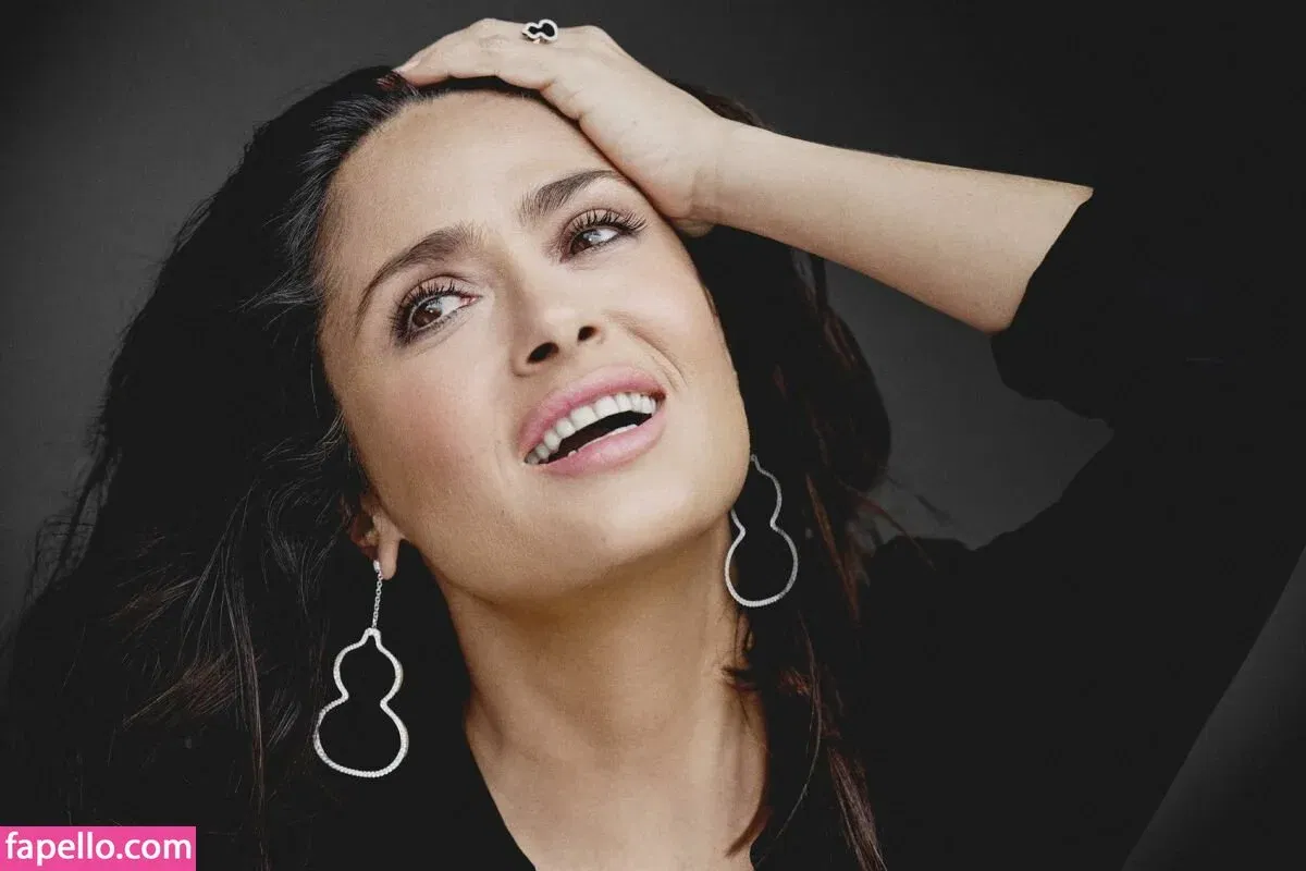 Salma Hayek / salmahayek Onlyfans Photo Gallery 