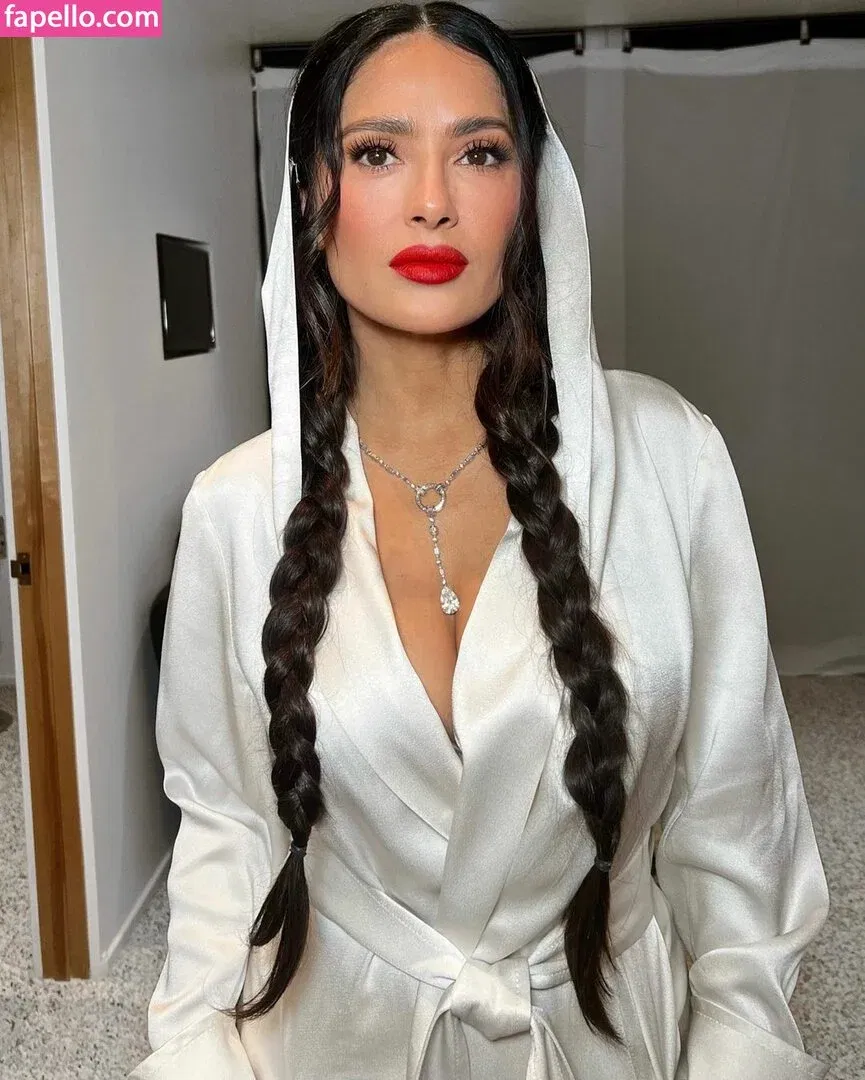 Salma Hayek / salmahayek Onlyfans Photo Gallery 