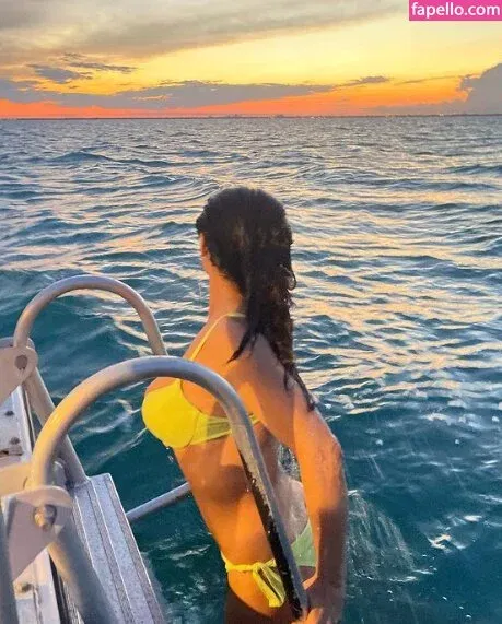 Salma Hayek / salmahayek Onlyfans Photo Gallery 