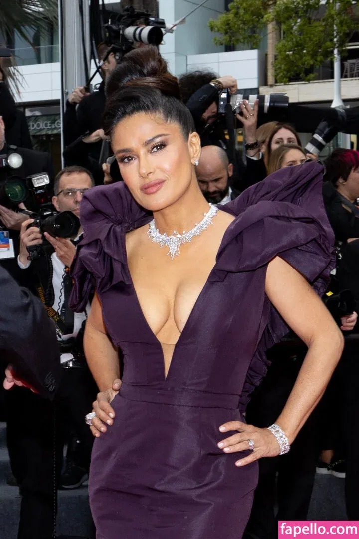 Salma Hayek / salmahayek Onlyfans Photo Gallery 