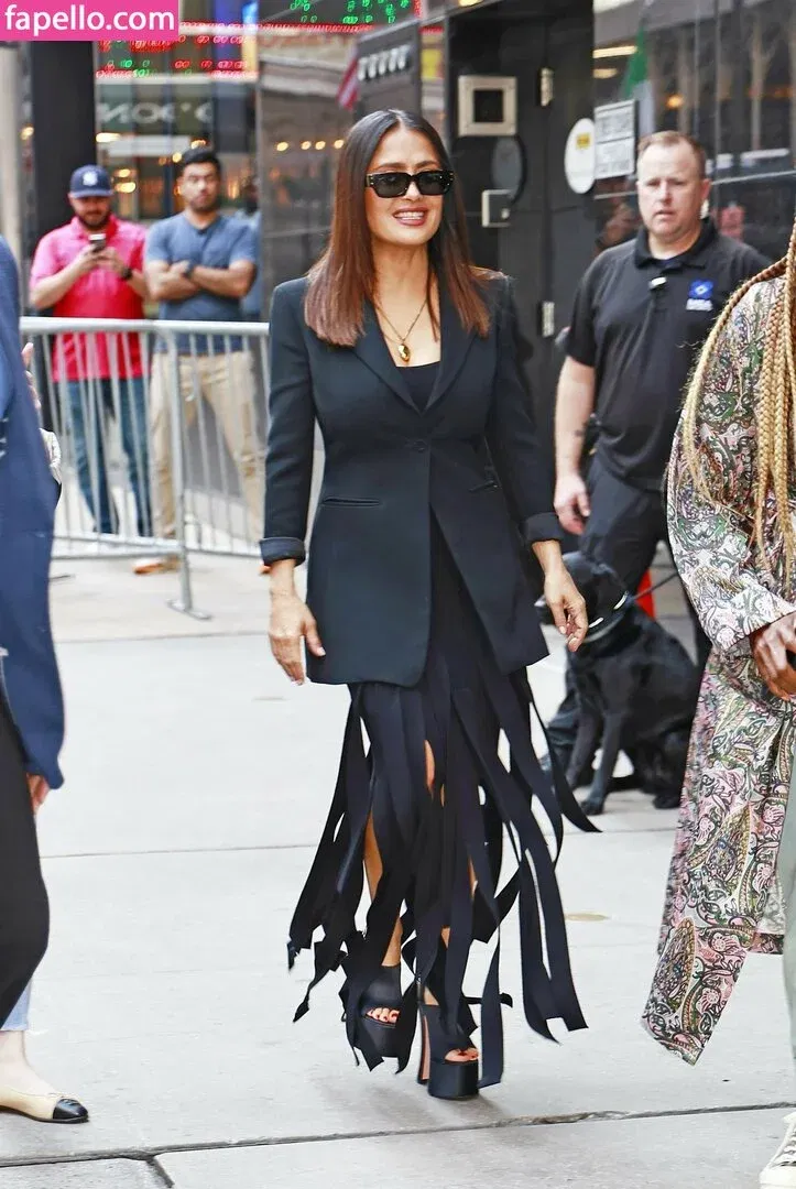 Salma Hayek / salmahayek Onlyfans Photo Gallery 