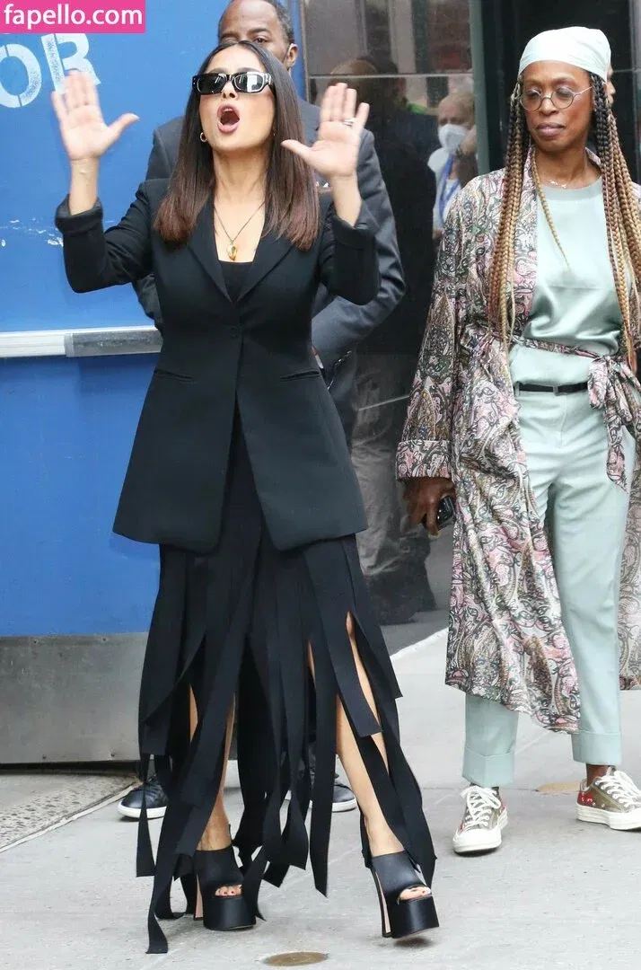 Salma Hayek / salmahayek Onlyfans Photo Gallery 