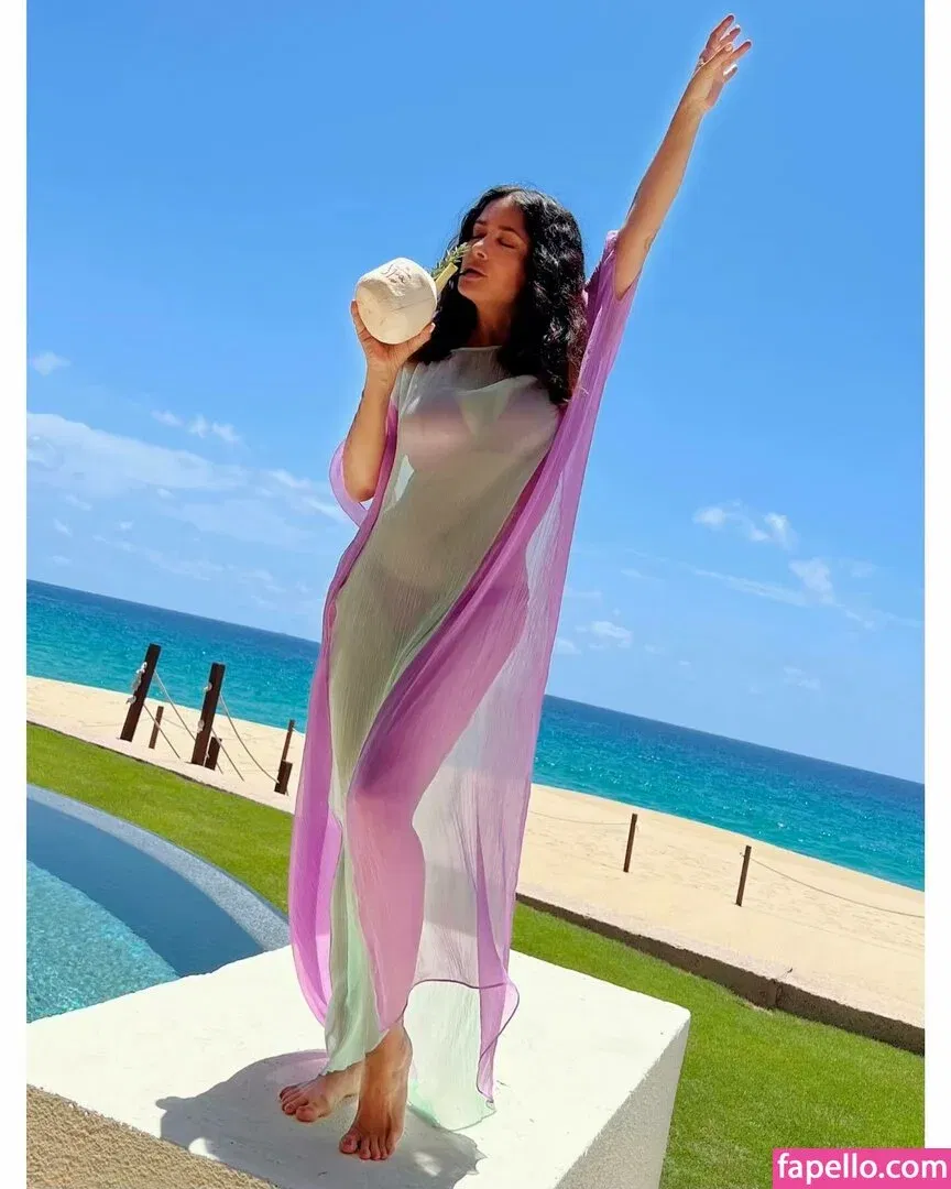 Salma Hayek / salmahayek Onlyfans Photo Gallery 