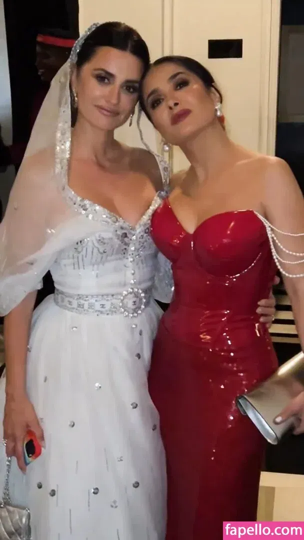 Salma Hayek / salmahayek Onlyfans Photo Gallery 