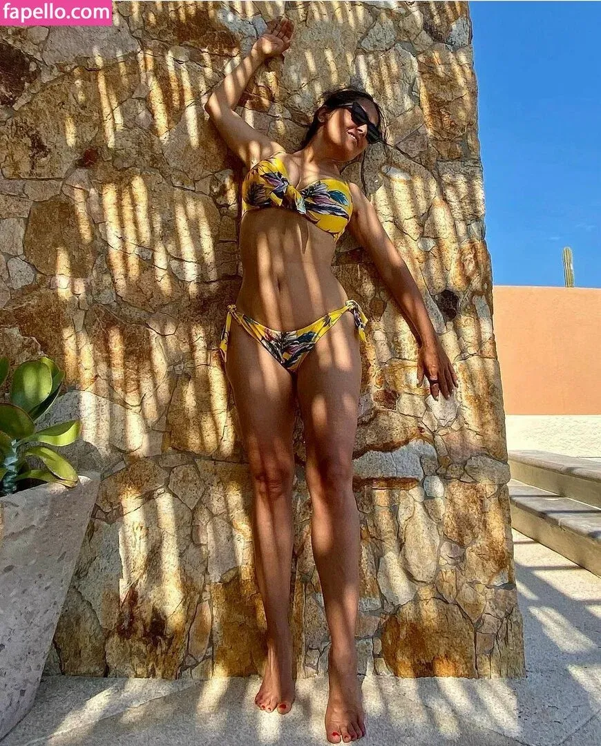 Salma Hayek / salmahayek Onlyfans Photo Gallery 