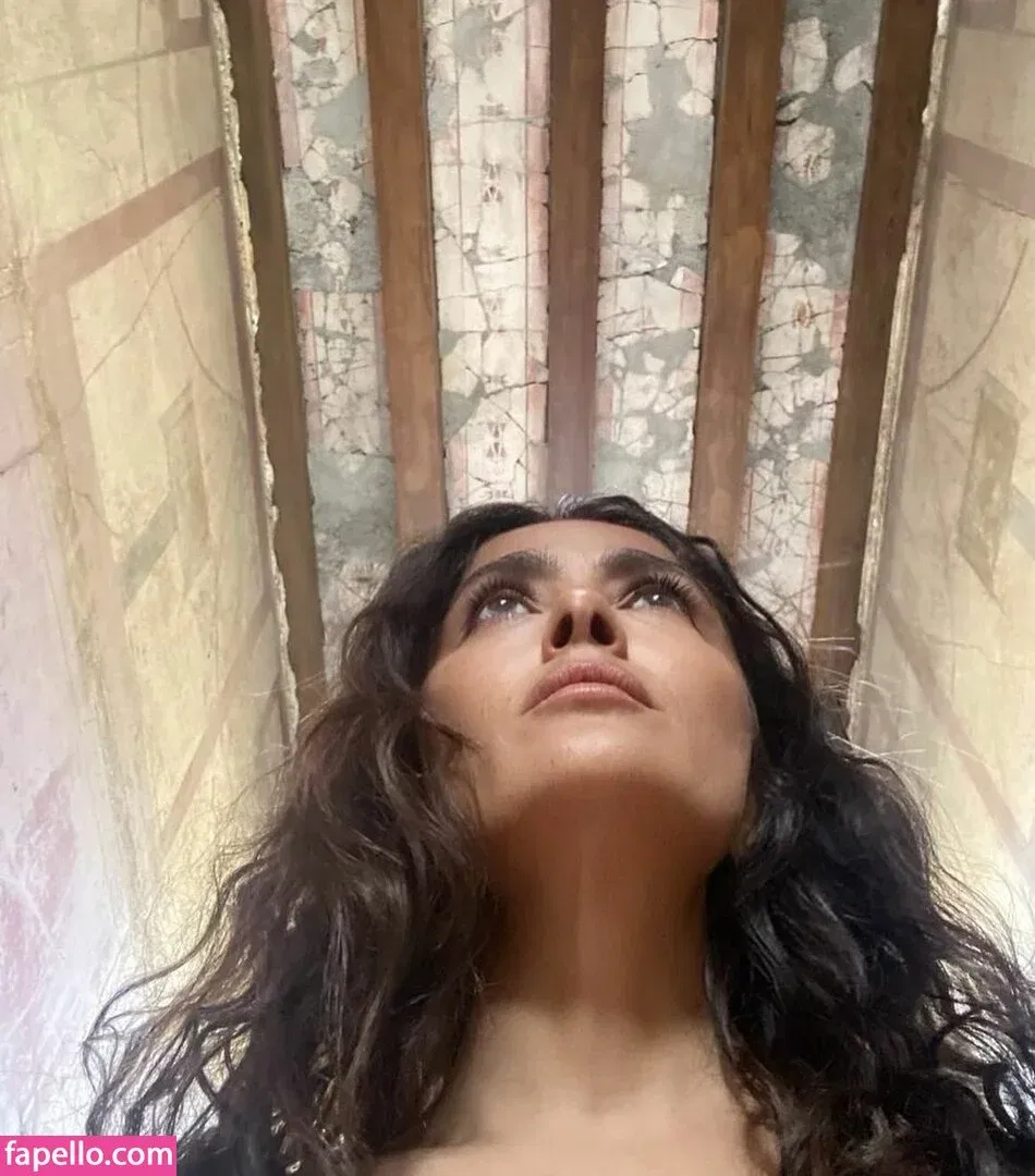 Salma Hayek / salmahayek Onlyfans Photo Gallery 