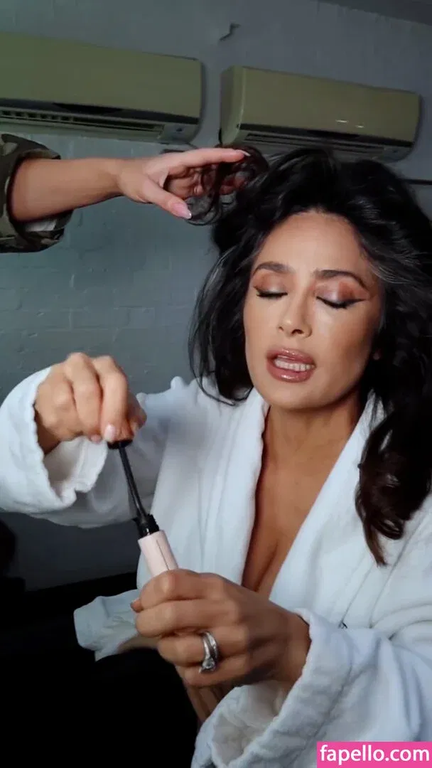 Salma Hayek / salmahayek Onlyfans Photo Gallery 