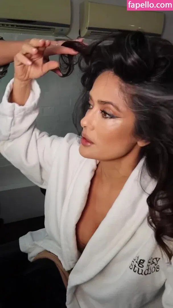 Salma Hayek / salmahayek Onlyfans Photo Gallery 