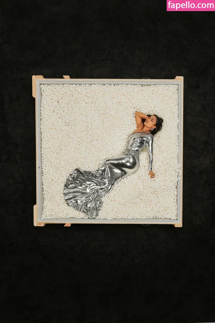 Salma Hayek / salmahayek Onlyfans Photo Gallery 