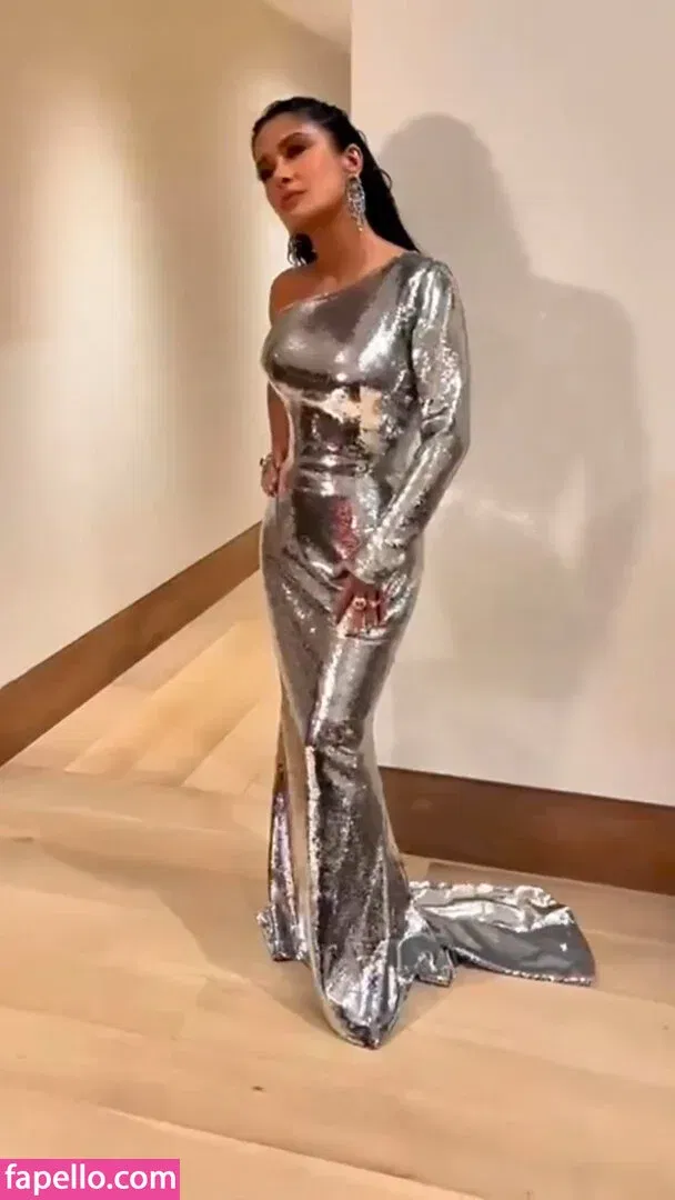 Salma Hayek / salmahayek Onlyfans Photo Gallery 