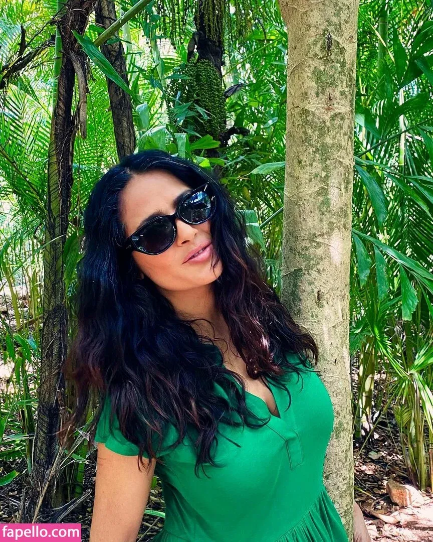 Salma Hayek / salmahayek Onlyfans Photo Gallery 