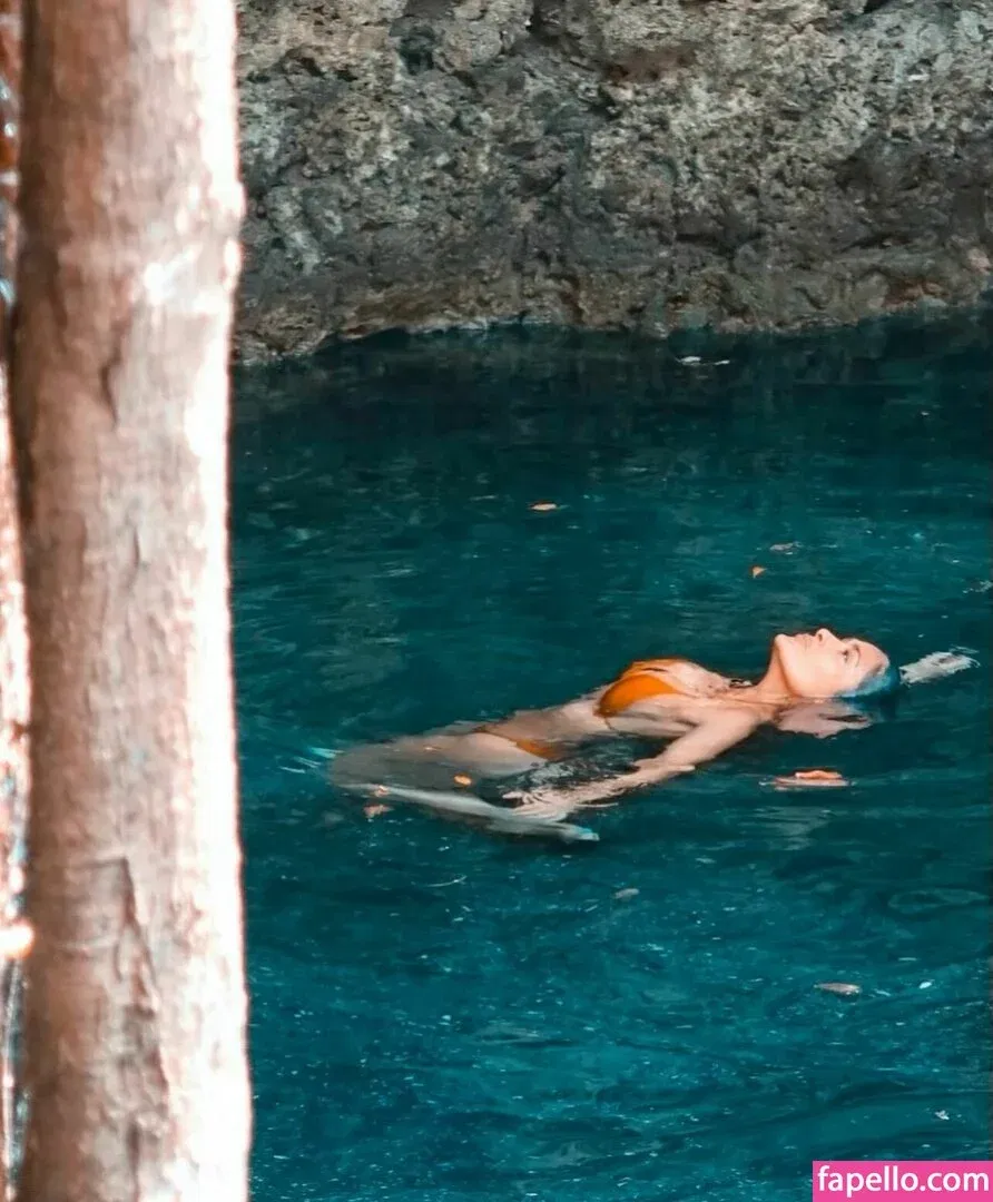 Salma Hayek / salmahayek Onlyfans Photo Gallery 