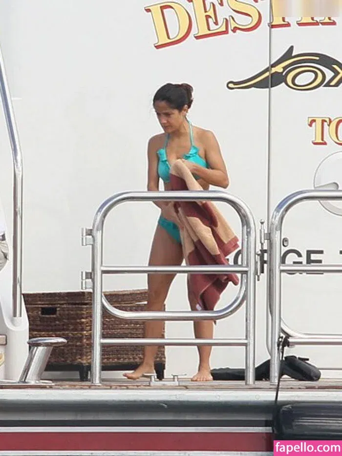 Salma Hayek / salmahayek Onlyfans Photo Gallery 