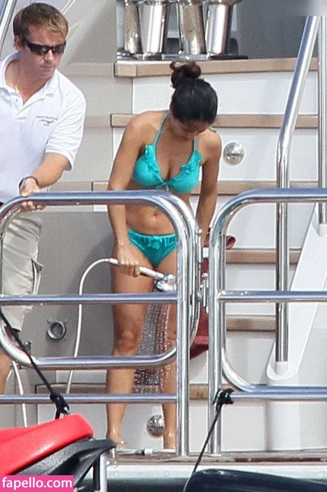 Salma Hayek / salmahayek Onlyfans Photo Gallery 