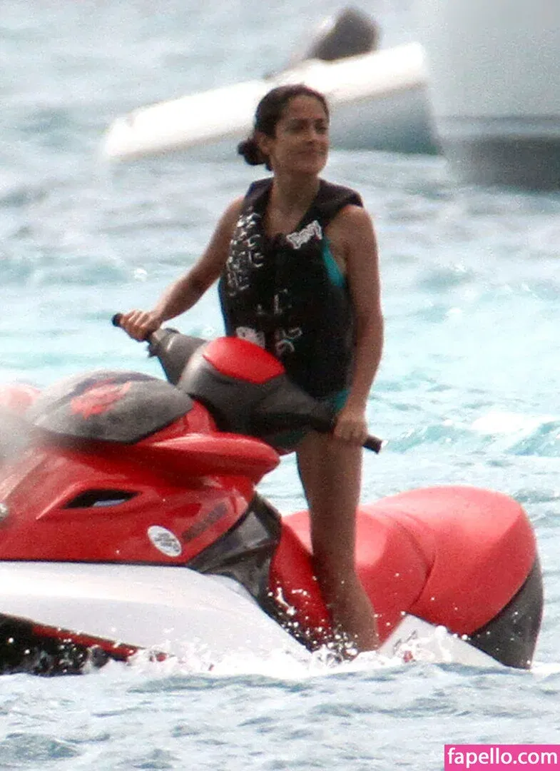 Salma Hayek / salmahayek Onlyfans Photo Gallery 