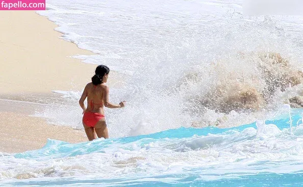 Salma Hayek / salmahayek Onlyfans Photo Gallery 