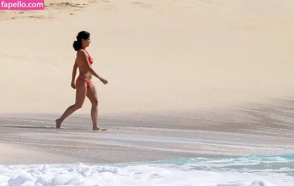 Salma Hayek / salmahayek Onlyfans Photo Gallery 