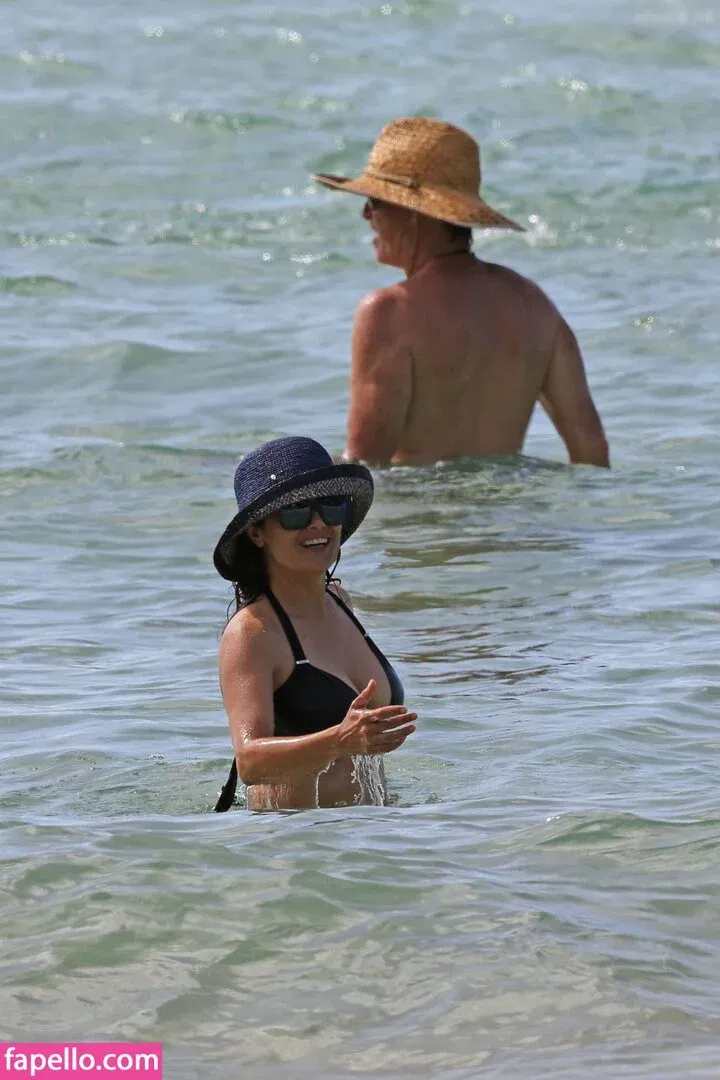 Salma Hayek / salmahayek Onlyfans Photo Gallery 