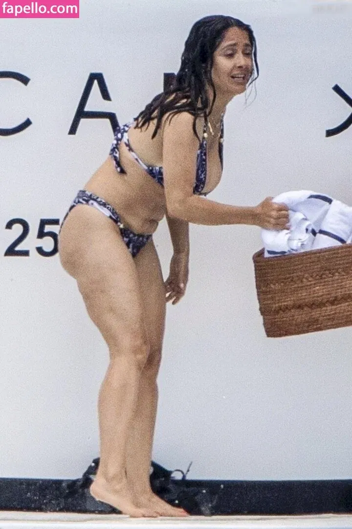 Salma Hayek / salmahayek Onlyfans Photo Gallery 