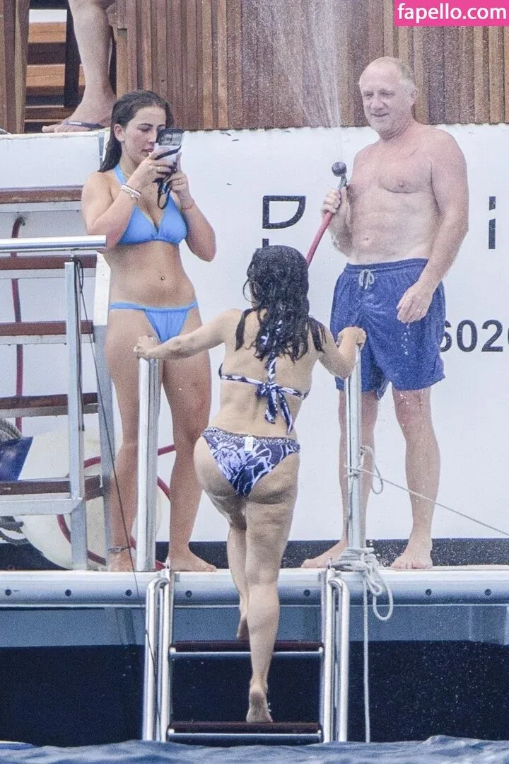 Salma Hayek / salmahayek Onlyfans Photo Gallery 