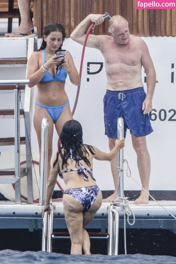 Salma Hayek / salmahayek Onlyfans Photo Gallery 