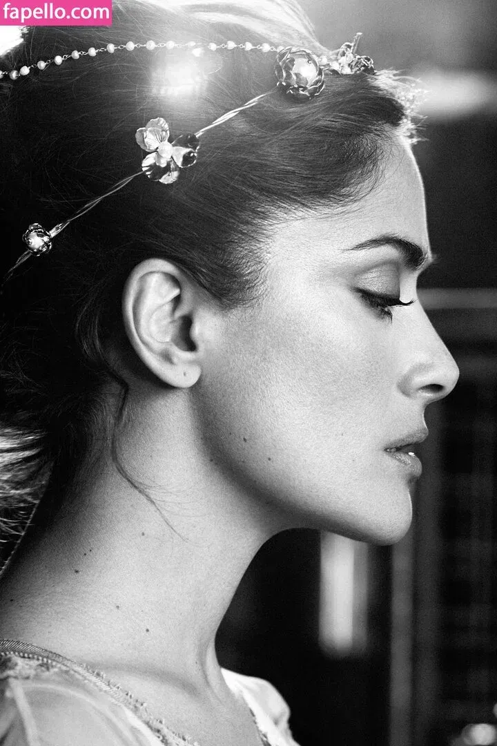Salma Hayek / salmahayek Onlyfans Photo Gallery 