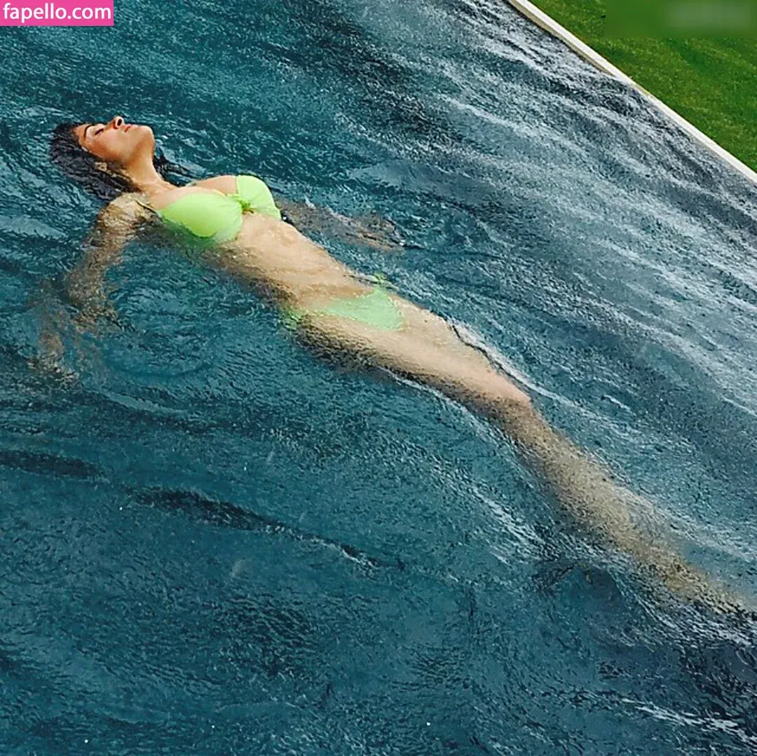 Salma Hayek / salmahayek Onlyfans Photo Gallery 