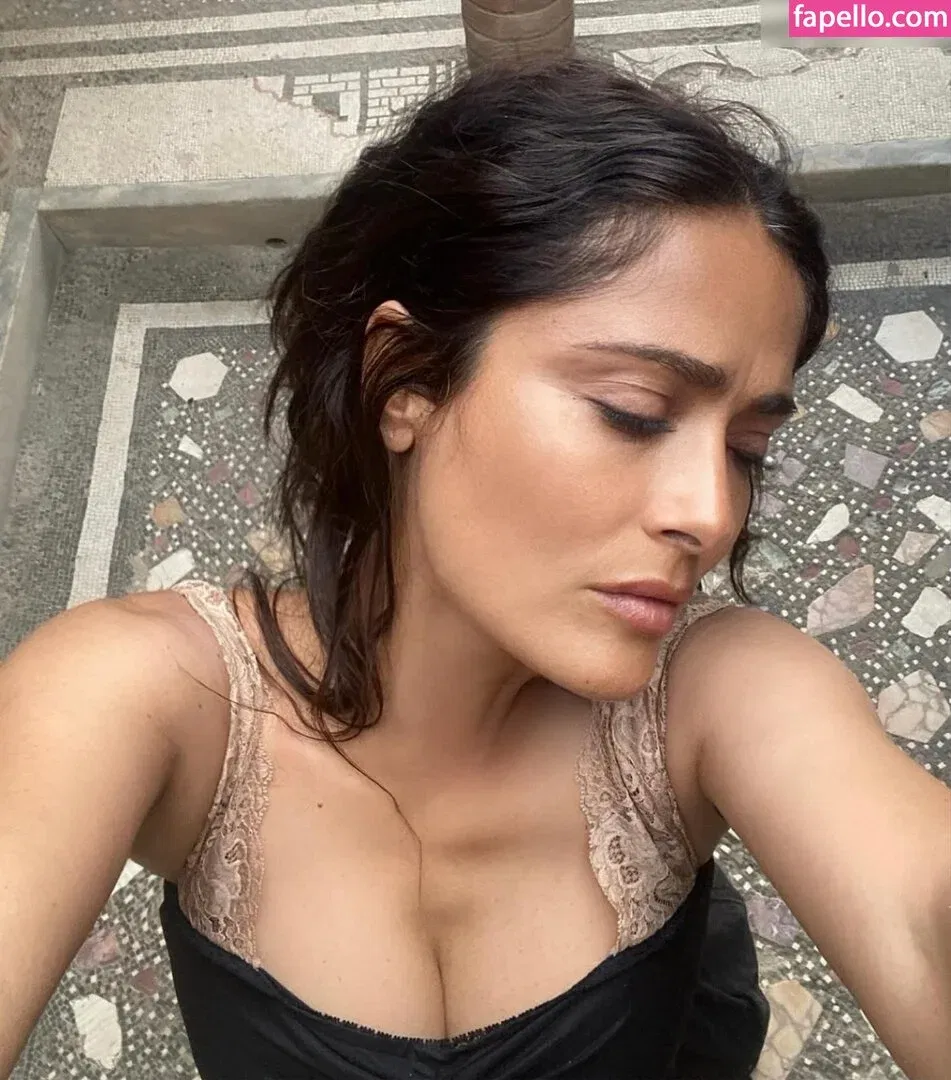 Salma Hayek / salmahayek Onlyfans Photo Gallery 
