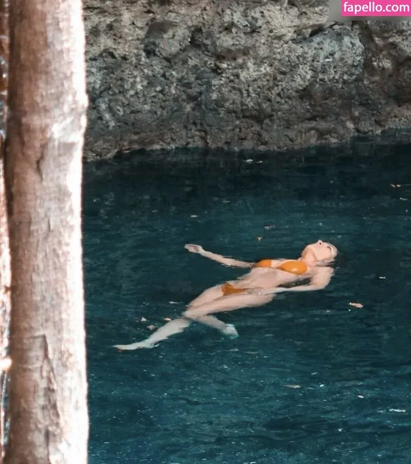 Salma Hayek / salmahayek Onlyfans Photo Gallery 