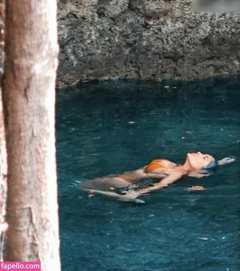 Salma Hayek / salmahayek Onlyfans Photo Gallery 