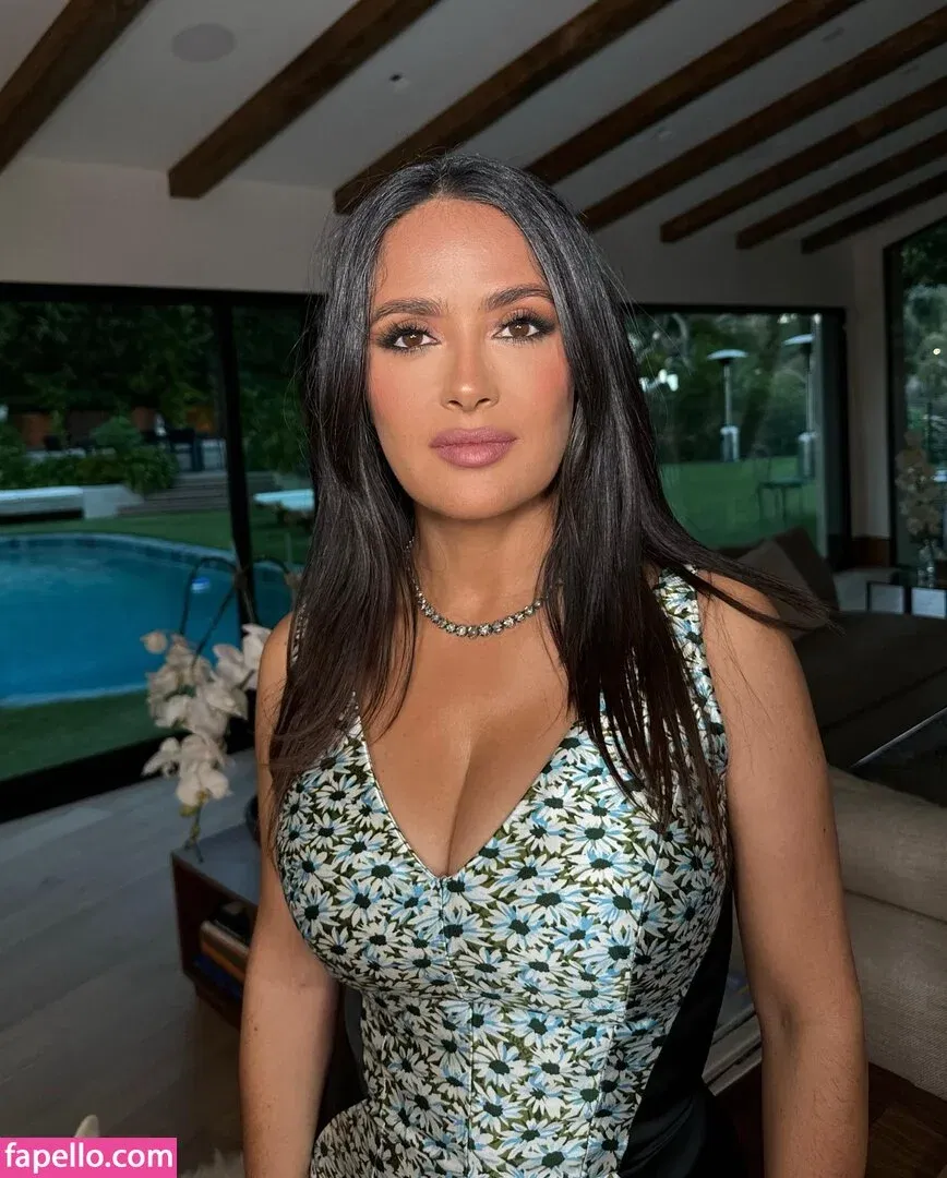 Salma Hayek / salmahayek Onlyfans Photo Gallery 