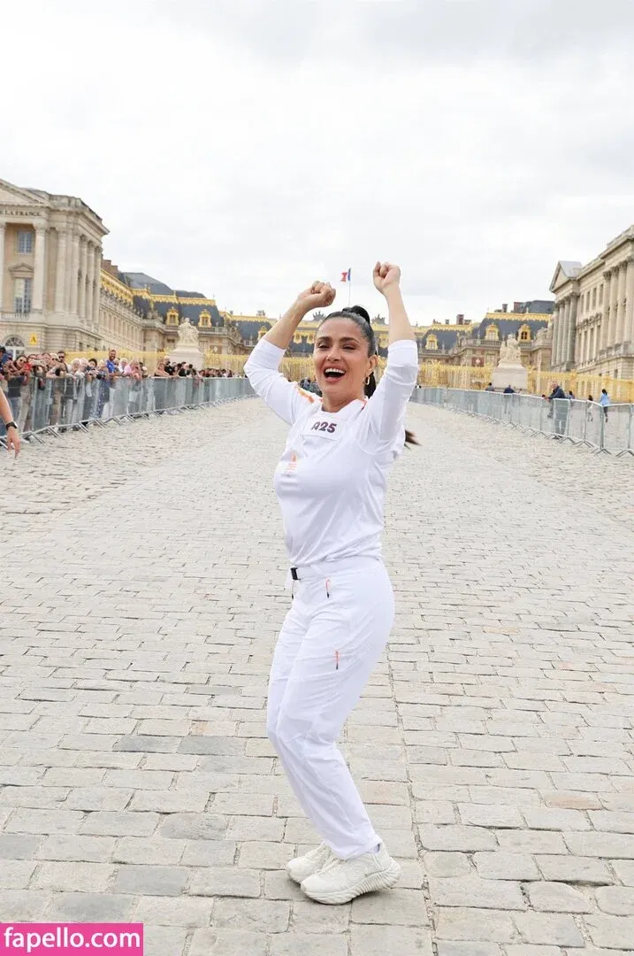 Salma Hayek / salmahayek Onlyfans Photo Gallery 