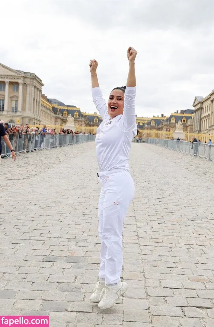 Salma Hayek / salmahayek Onlyfans Photo Gallery 