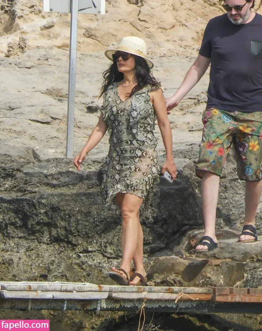 Salma Hayek / salmahayek Onlyfans Photo Gallery 