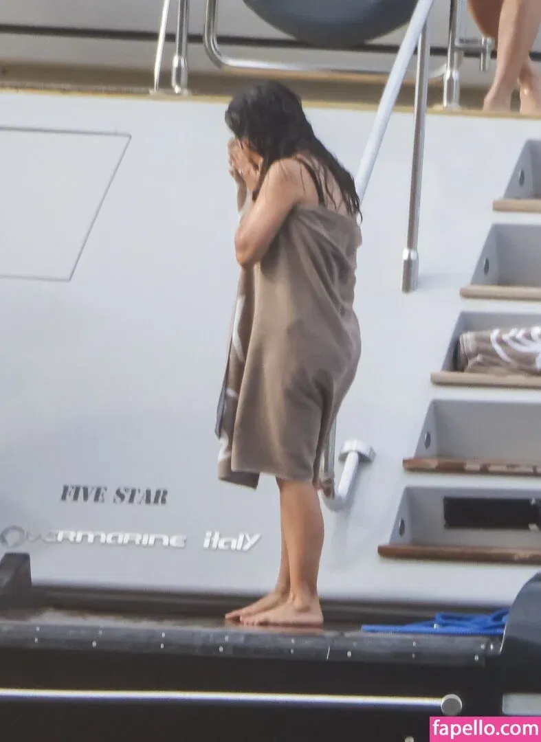 Salma Hayek / salmahayek Onlyfans Photo Gallery 