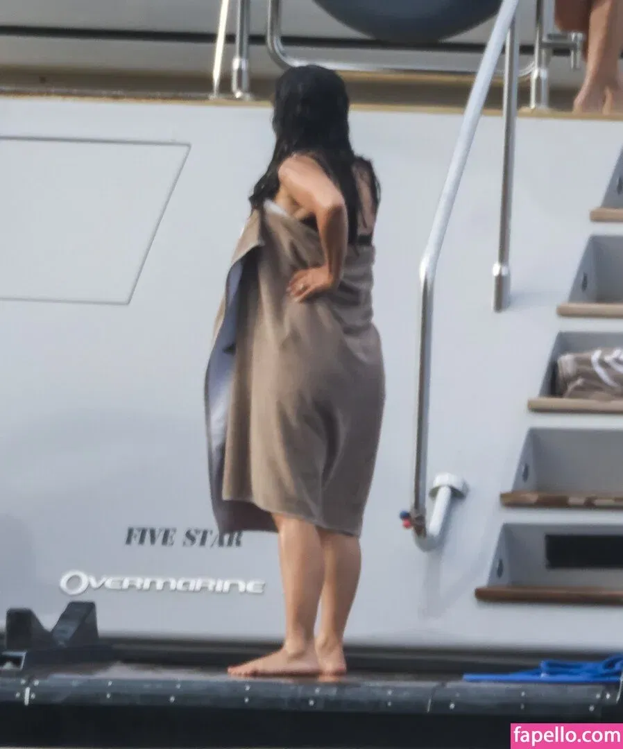 Salma Hayek / salmahayek Onlyfans Photo Gallery 