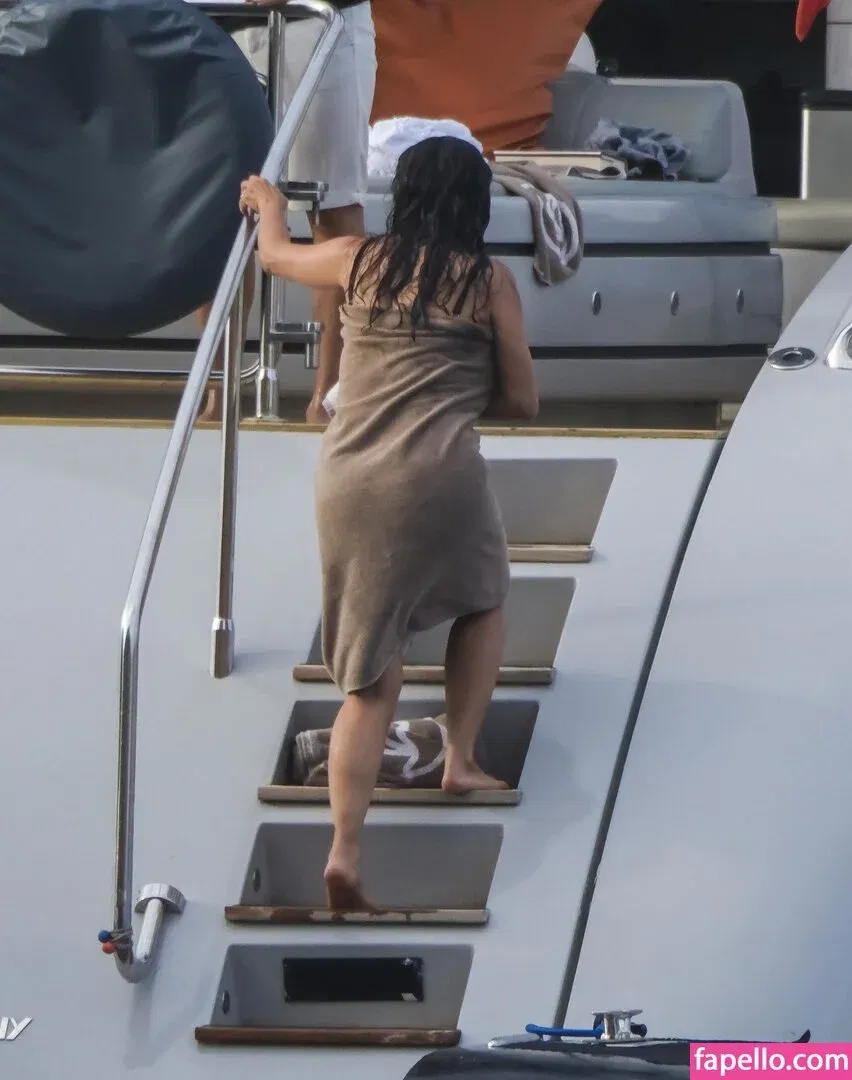 Salma Hayek / salmahayek Onlyfans Photo Gallery 