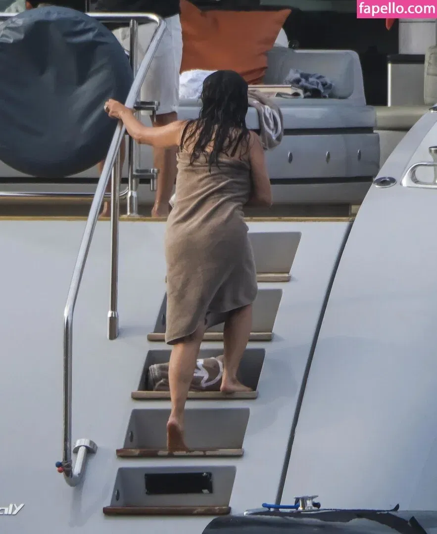 Salma Hayek / salmahayek Onlyfans Photo Gallery 