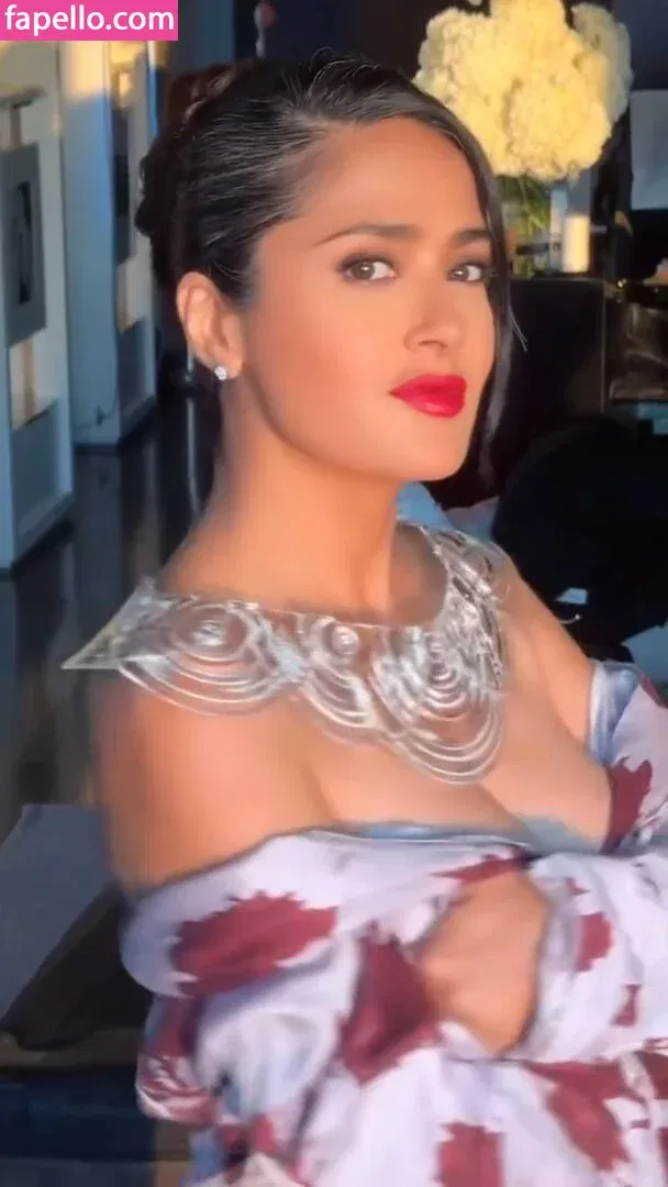 Salma Hayek / salmahayek Onlyfans Photo Gallery 