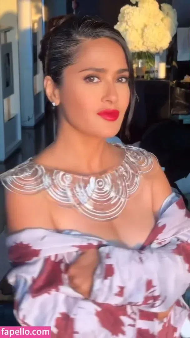 Salma Hayek / salmahayek Onlyfans Photo Gallery 