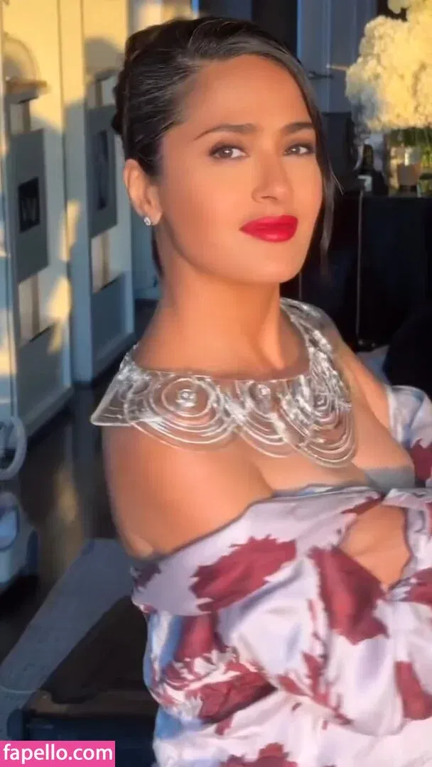 Salma Hayek / salmahayek Onlyfans Photo Gallery 