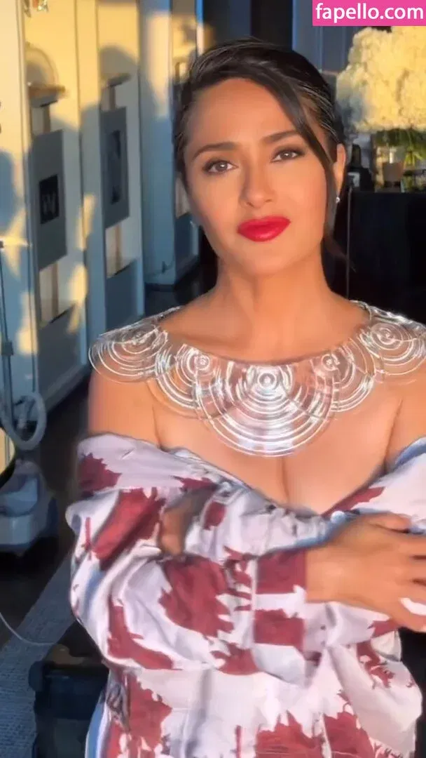 Salma Hayek / salmahayek Onlyfans Photo Gallery 