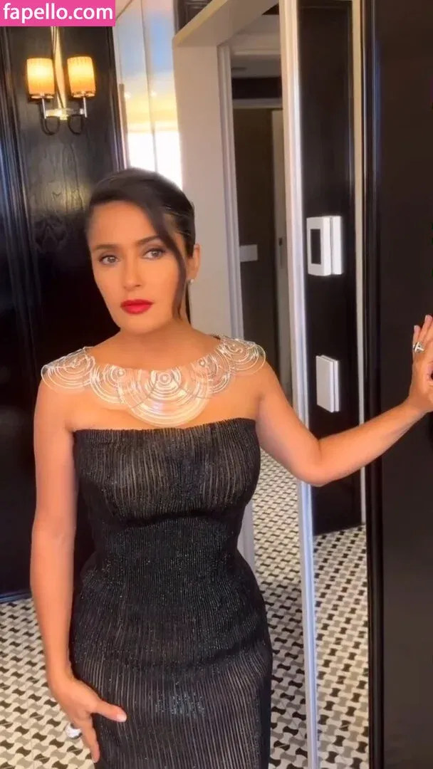 Salma Hayek / salmahayek Onlyfans Photo Gallery 
