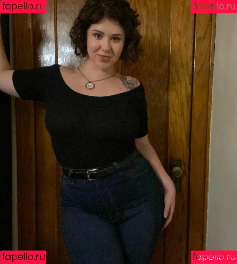 Olive Apple / https: / oliveapple42 Onlyfans Photo Gallery 