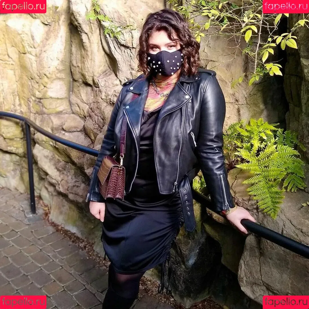 Olive Apple / https: / oliveapple42 Onlyfans Photo Gallery 