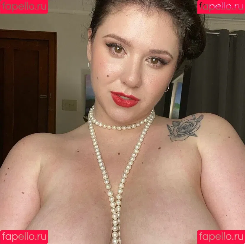 Olive Apple / https: / oliveapple42 Onlyfans Photo Gallery 
