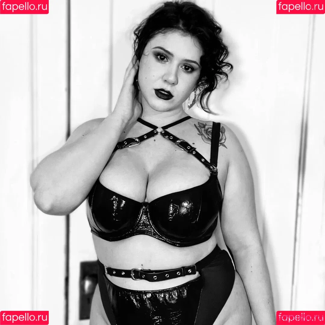 Olive Apple / https: / oliveapple42 Onlyfans Photo Gallery 