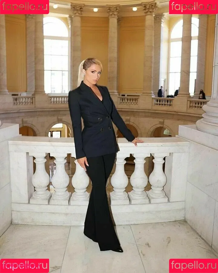 Paris Hilton / parishilton Onlyfans Photo Gallery 
