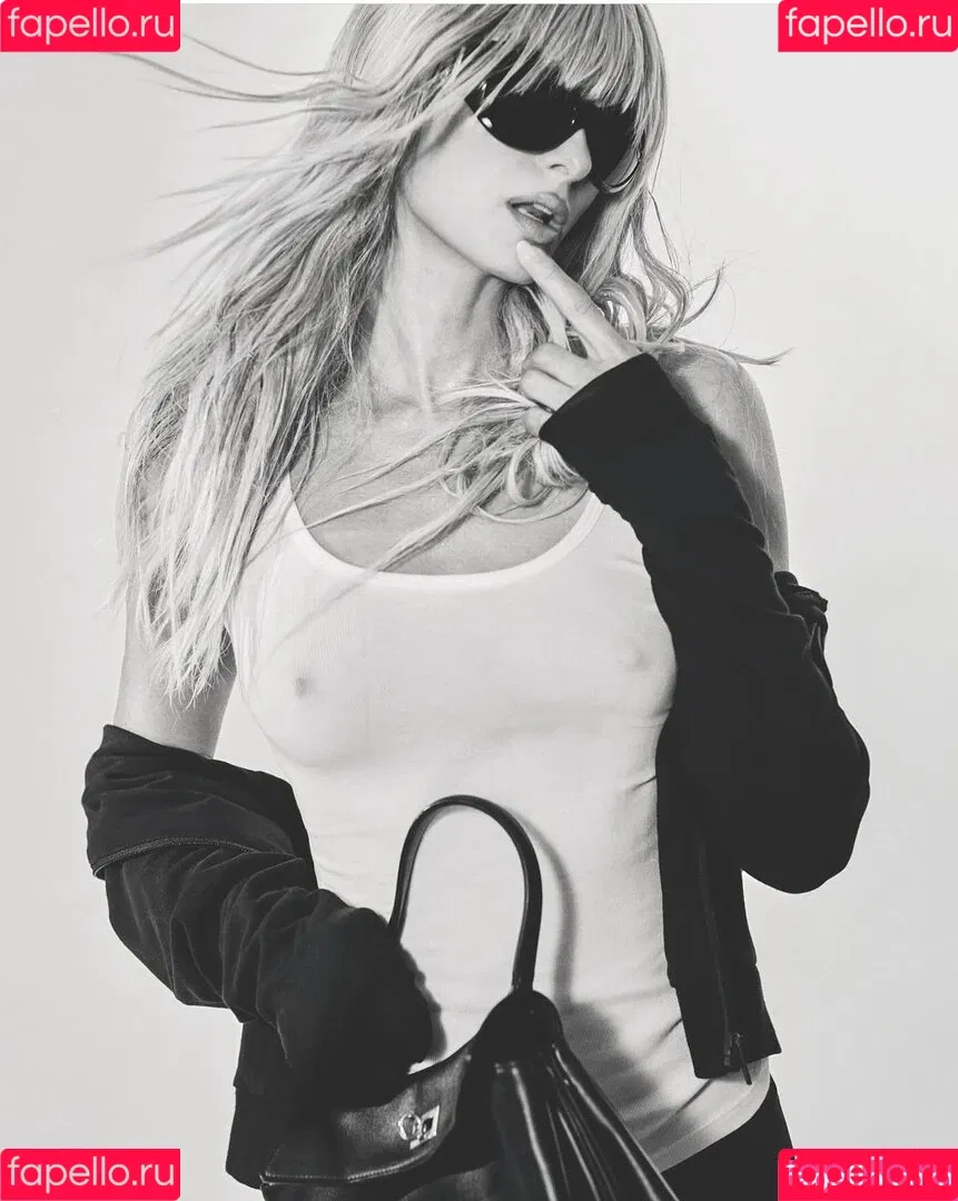 Paris Hilton / parishilton Onlyfans Photo Gallery 
