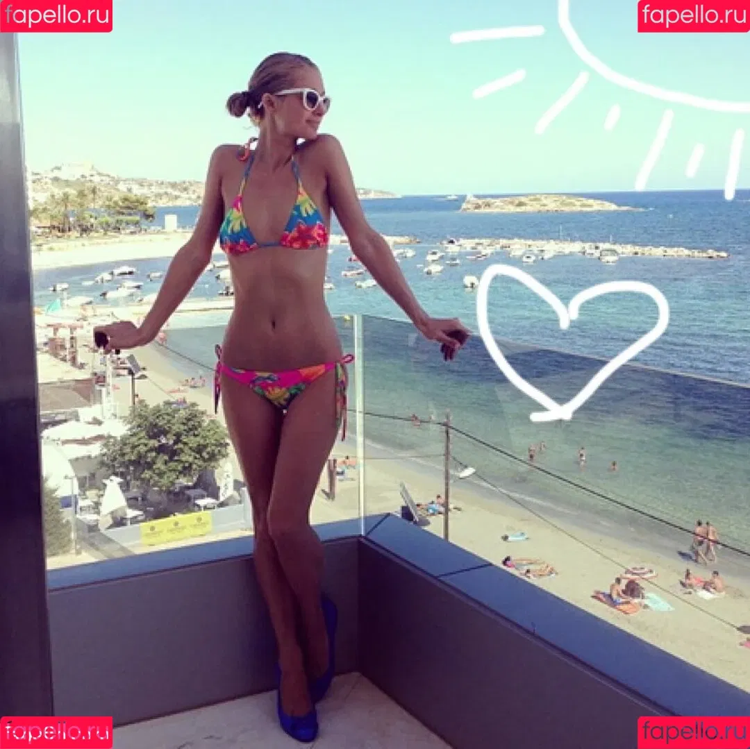 Paris Hilton / parishilton Onlyfans Photo Gallery 